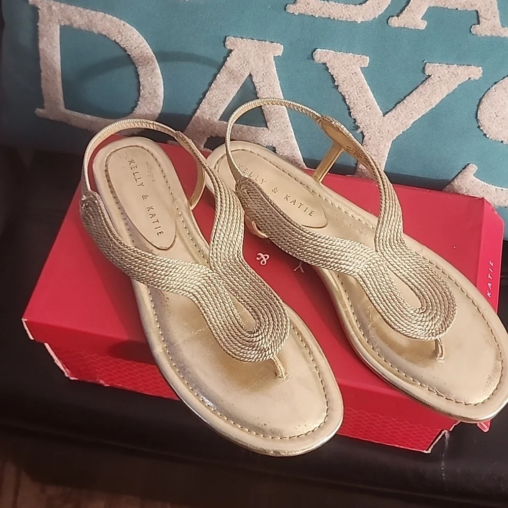 Sandals 👡 - Picture 2 of 6